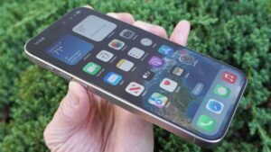 Read more about the article Some iPhone 15 Pro Max users are reporting OLED screen ‘burn in’