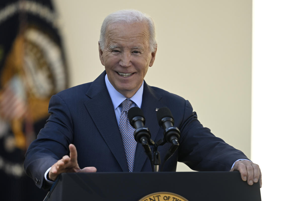 Read more about the article Biden administration announces first recipients of $7 billion hydrogen hub program