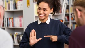 Read more about the article Learn sign language: Best ASL course bundle deal
