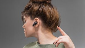 Read more about the article Get wireless noise-canceling earbuds for just $40