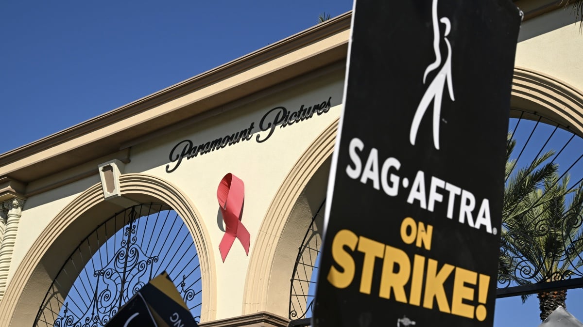 Read more about the article SAG-AFTRA’s Halloween costume guidelines, explained